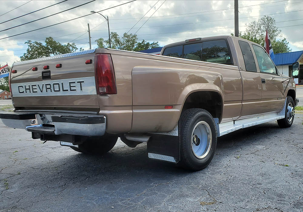 2nd Image of a 1995 CHEVROLET C3500