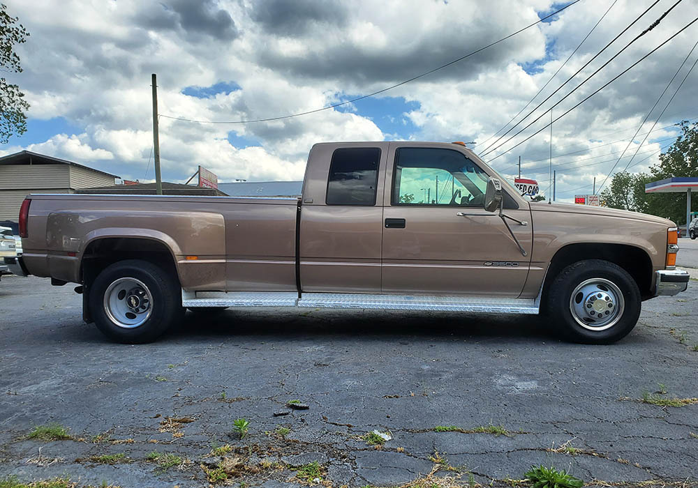 4th Image of a 1995 CHEVROLET C3500
