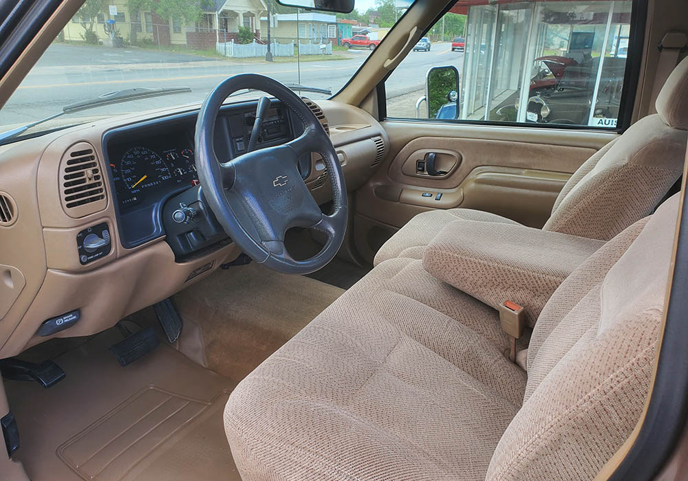 9th Image of a 1995 CHEVROLET C3500