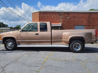 Image 4 of 17 of a 1995 CHEVROLET C3500