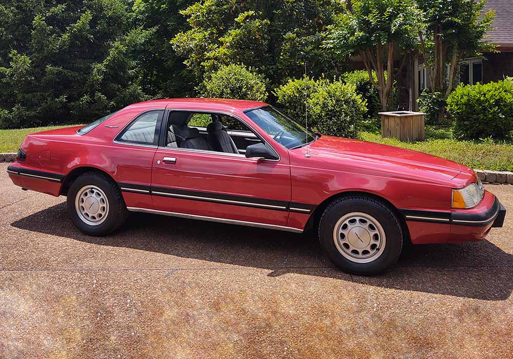 1st Image of a 1988 FORD THUNDERBIRD