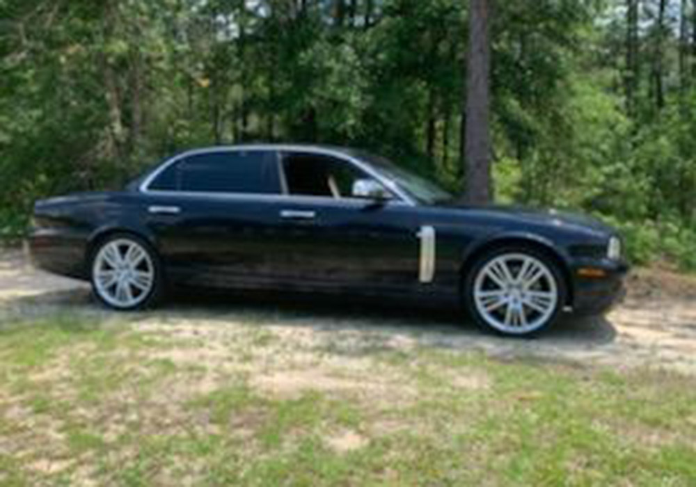 1st Image of a 2009 JAGUAR XJ PORTFOLIO SUPER V8