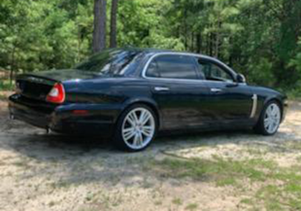 2nd Image of a 2009 JAGUAR XJ PORTFOLIO SUPER V8