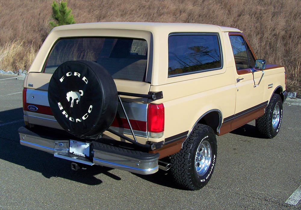 3rd Image of a 1989 FORD BRONCO XLT