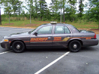 Image 8 of 32 of a 2004 FORD CROWN VICTORIA