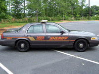 Image 9 of 32 of a 2004 FORD CROWN VICTORIA