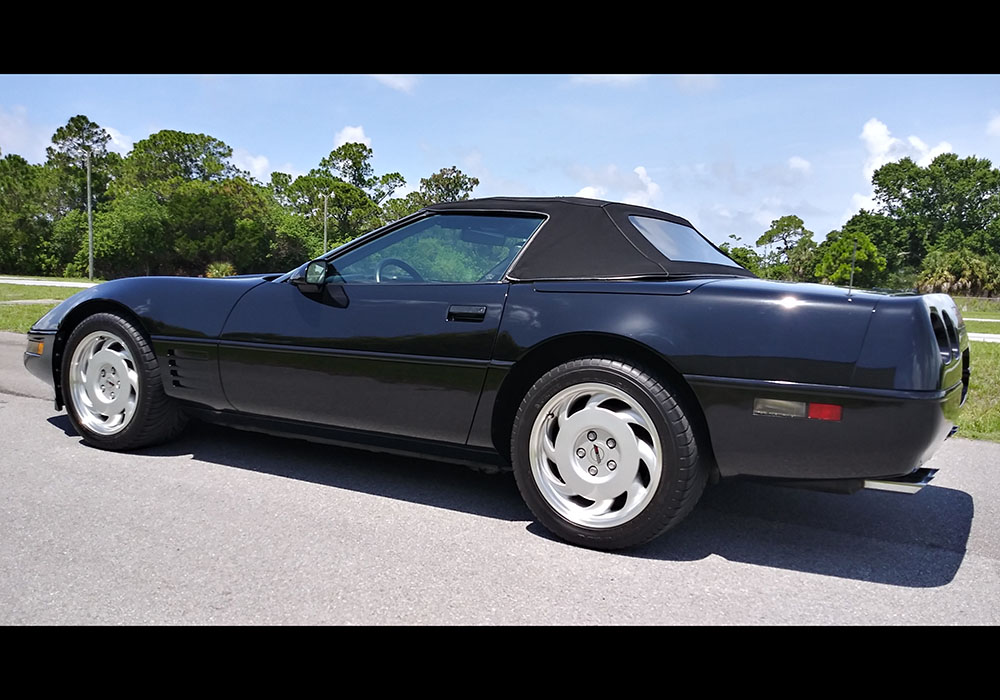 3rd Image of a 1991 CHEVROLET CORVETTE