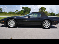 Image 3 of 34 of a 1991 CHEVROLET CORVETTE