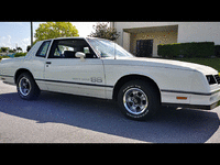 Image 7 of 37 of a 1986 CHEVROLET CAMARO