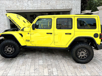 Image 12 of 18 of a 2022 JEEP RUBICON