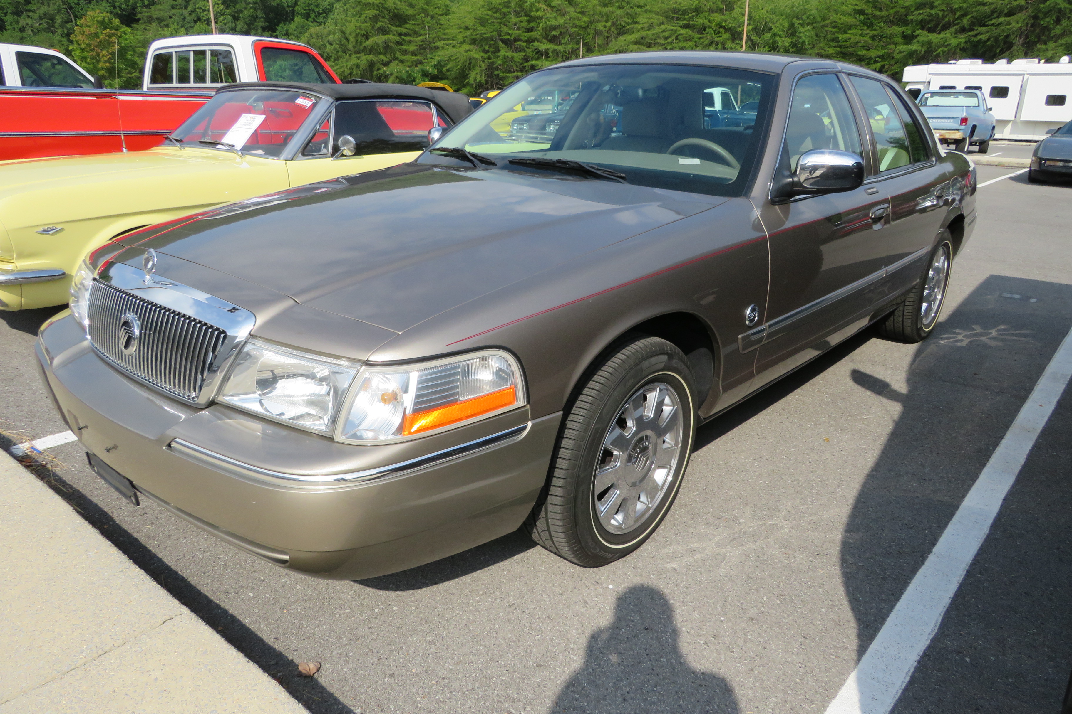 1st Image of a 2005 MERCURY GRAND MARQUIS