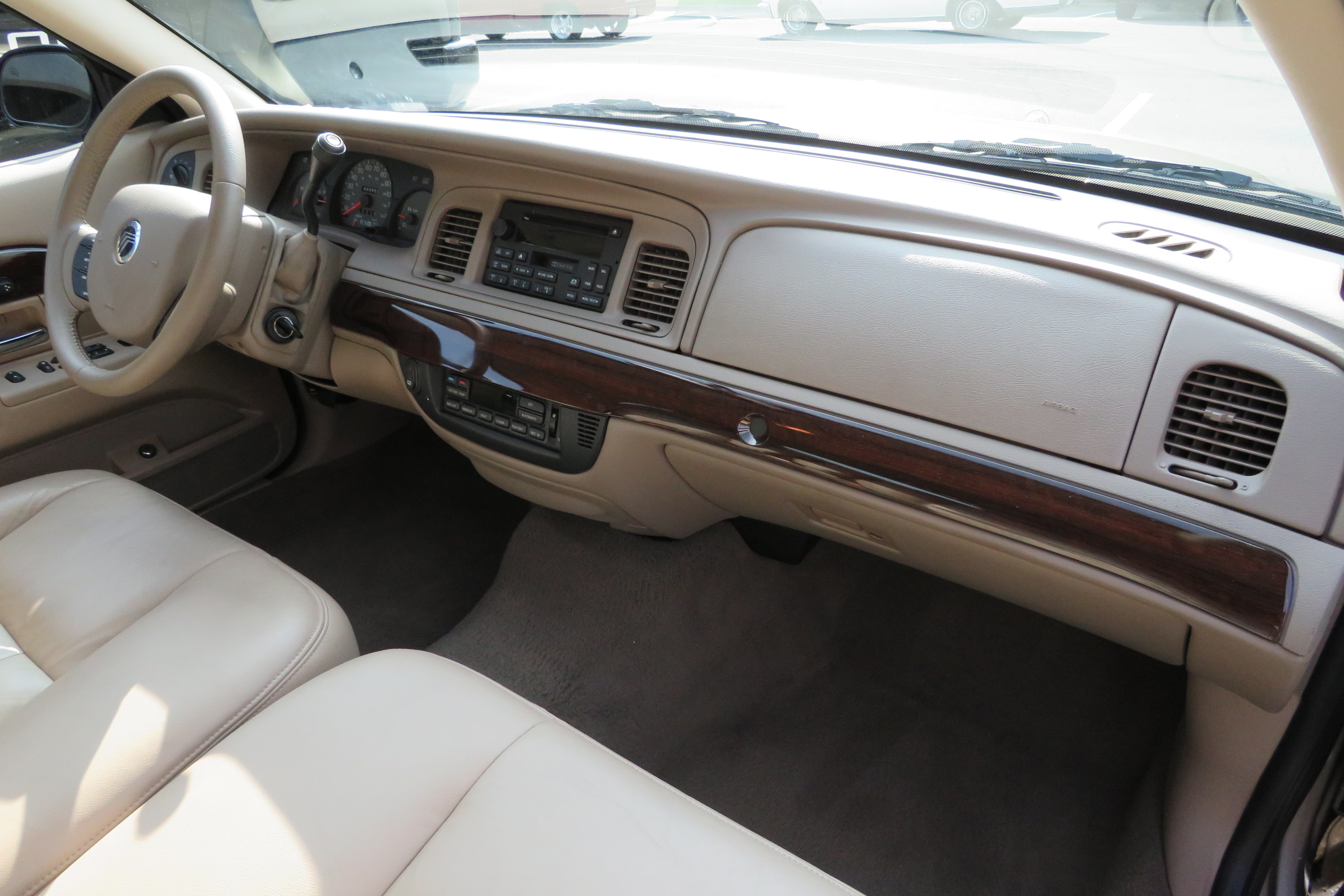 4th Image of a 2005 MERCURY GRAND MARQUIS
