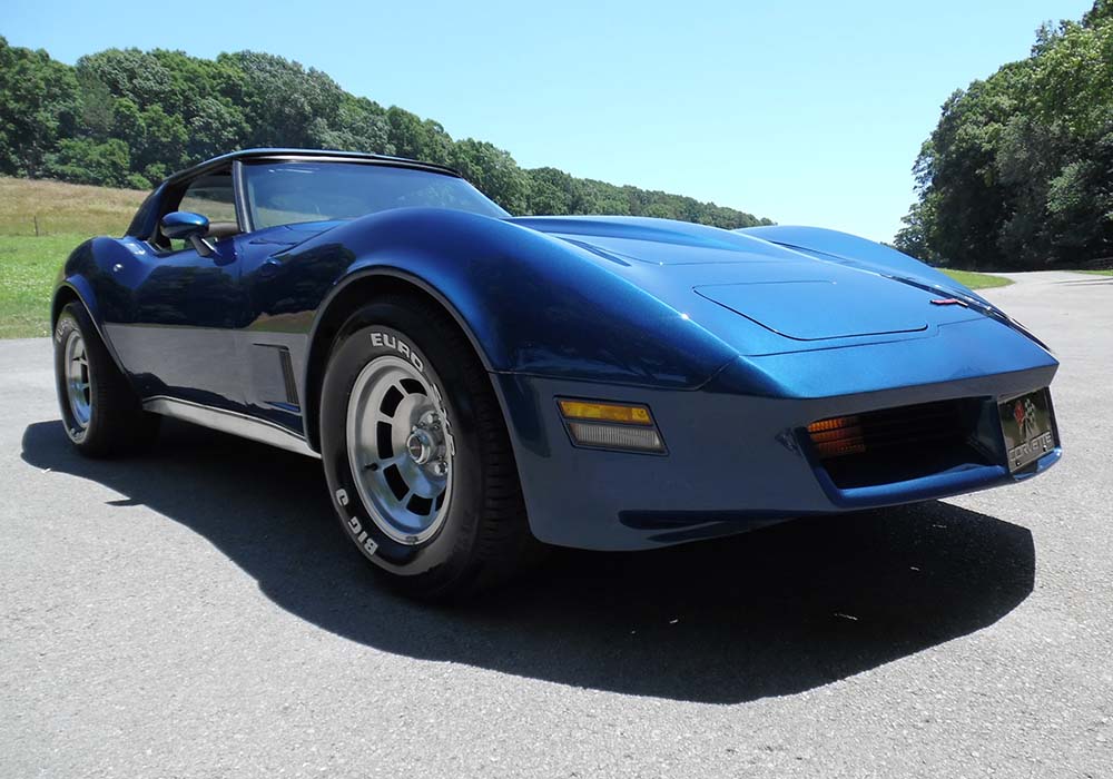 2nd Image of a 1981 CHEVROLET CORVETTE