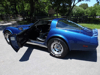 Image 6 of 10 of a 1981 CHEVROLET CORVETTE