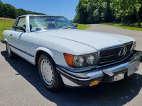 Image 1 of 13 of a 1988 MERCEDES-BENZ 560 SL