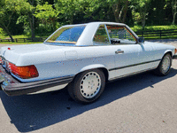 Image 3 of 13 of a 1988 MERCEDES-BENZ 560 SL