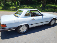 Image 5 of 13 of a 1988 MERCEDES-BENZ 560 SL