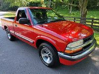 Image 1 of 16 of a 2003 CHEVROLET S10