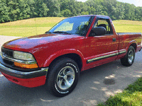 Image 4 of 16 of a 2003 CHEVROLET S10