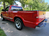 Image 7 of 16 of a 2003 CHEVROLET S10