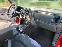 Image 14 of 16 of a 2003 CHEVROLET S10