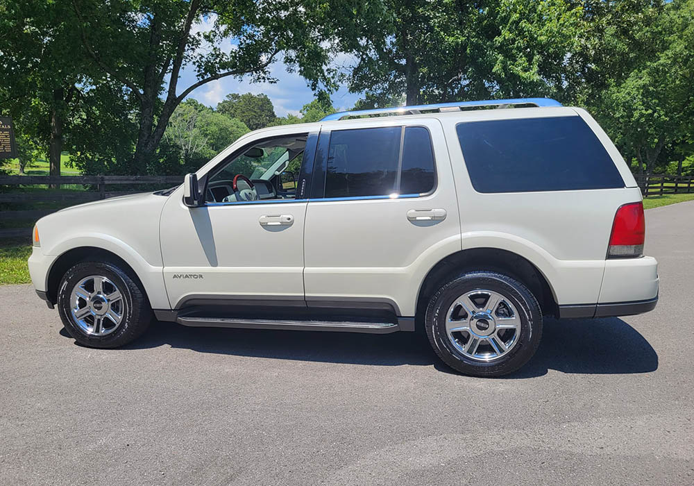 4th Image of a 2004 LINCOLN AVIATOR