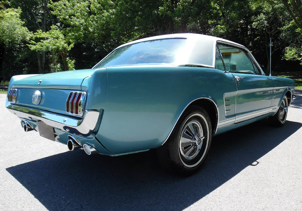 2nd Image of a 1966 FORD MUSTANG