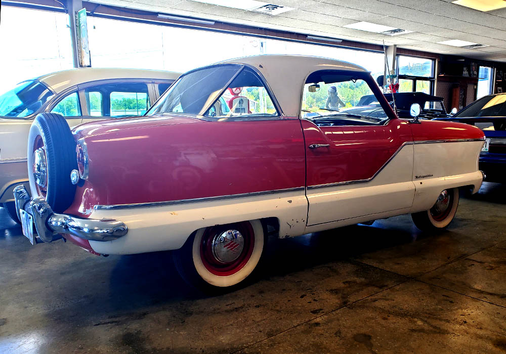 2nd Image of a 1958 METROPOLITAN E41