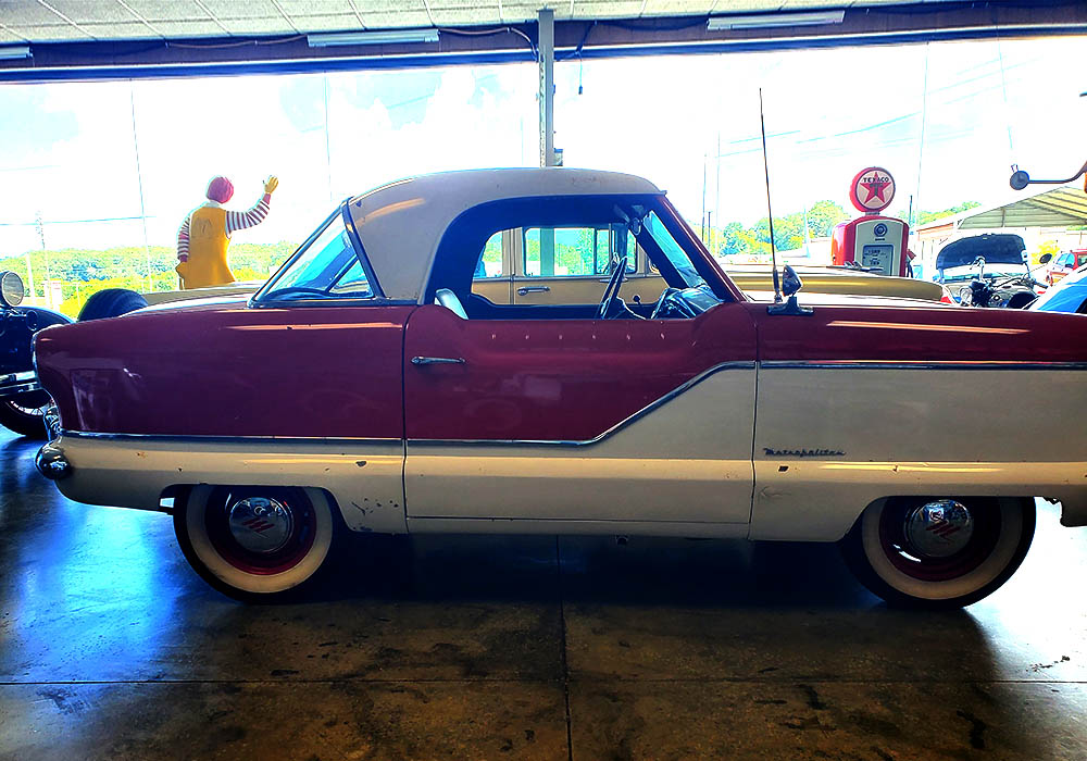 3rd Image of a 1958 METROPOLITAN E41