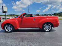 Image 3 of 26 of a 2004 CHEVROLET SSR
