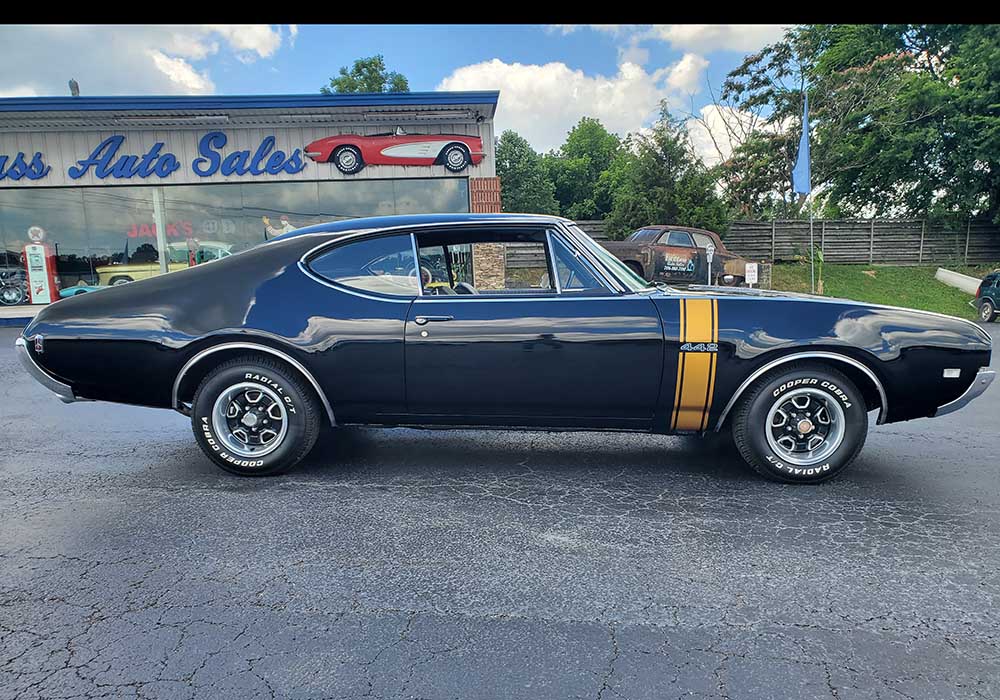 3rd Image of a 1968 OLDSMOBILE 442