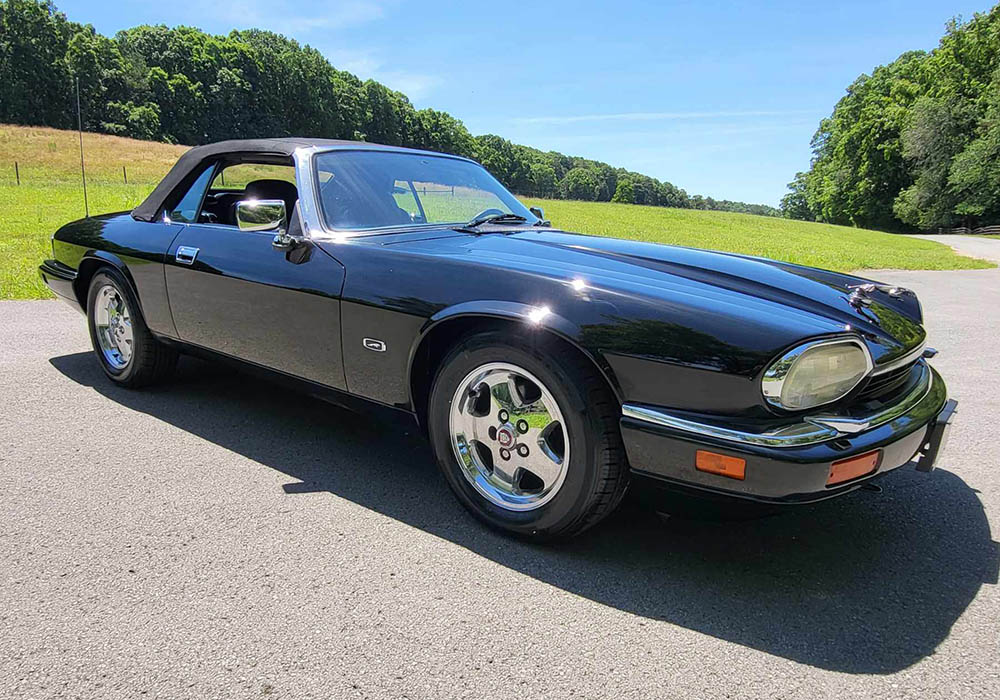 2nd Image of a 1995 JAGUAR XJS