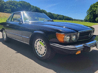 Image 3 of 20 of a 1985 MERCEDES-BENZ 380SL