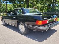 Image 9 of 20 of a 1985 MERCEDES-BENZ 380SL