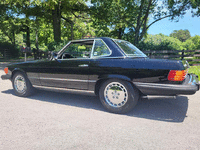 Image 10 of 20 of a 1985 MERCEDES-BENZ 380SL