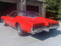 Image 3 of 37 of a 1971 BUICK RIVIERA