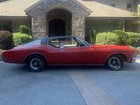 Image 6 of 37 of a 1971 BUICK RIVIERA