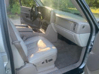 Image 10 of 14 of a 2004 CHEVROLET SUBURBAN K1500 LT