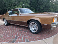 Image 2 of 31 of a 1971 PONTIAC GRAND PRIX