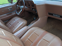 Image 17 of 31 of a 1971 PONTIAC GRAND PRIX