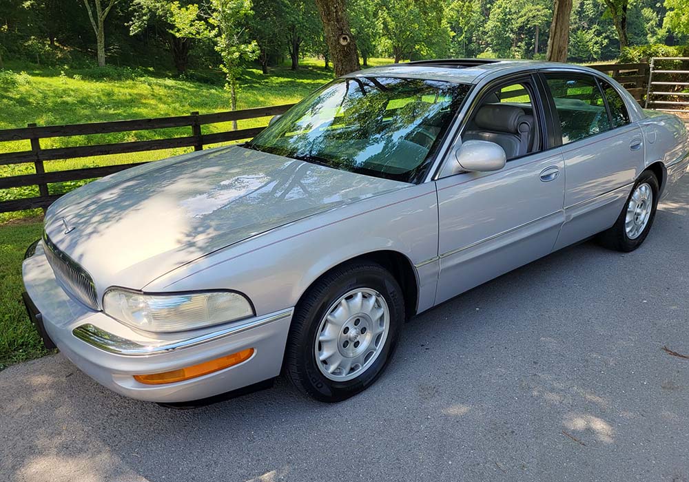 3rd Image of a 1998 BUICK PARK AVENUE