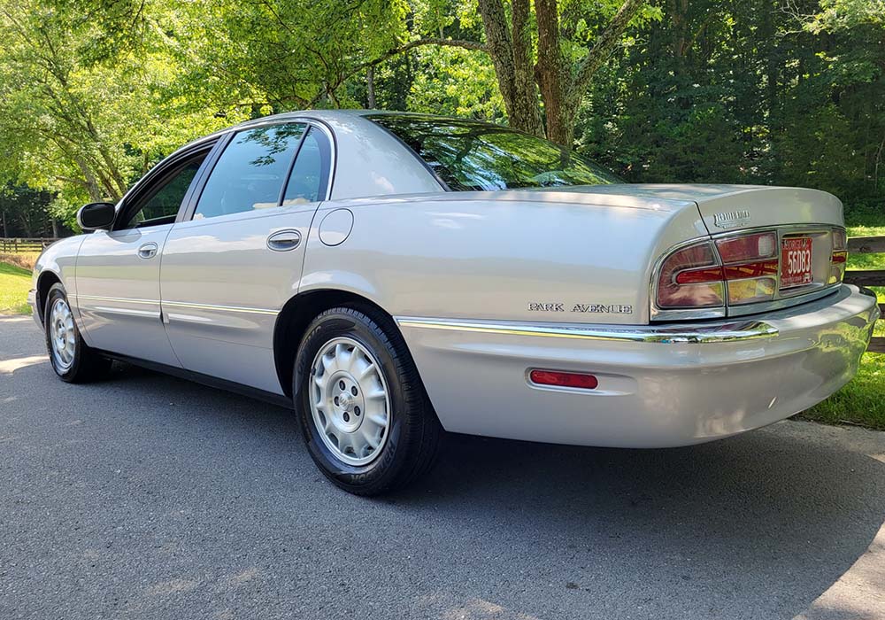 4th Image of a 1998 BUICK PARK AVENUE