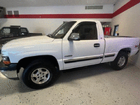 Image 3 of 8 of a 2004 CHEVROLET SILVERADO 1500