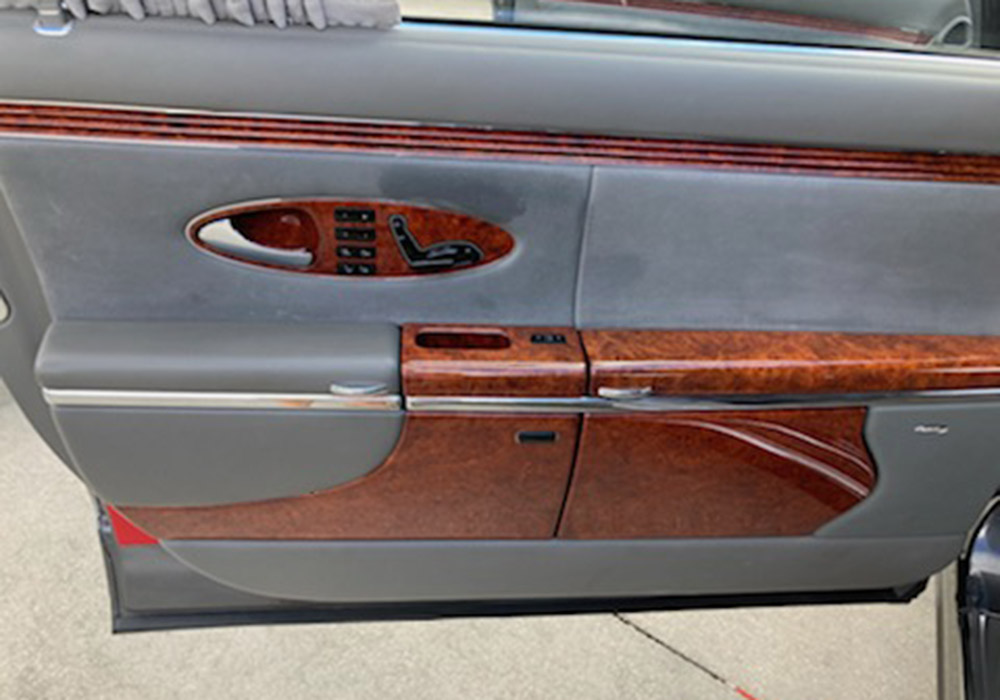 3rd Image of a 2005 MAYBACH 62