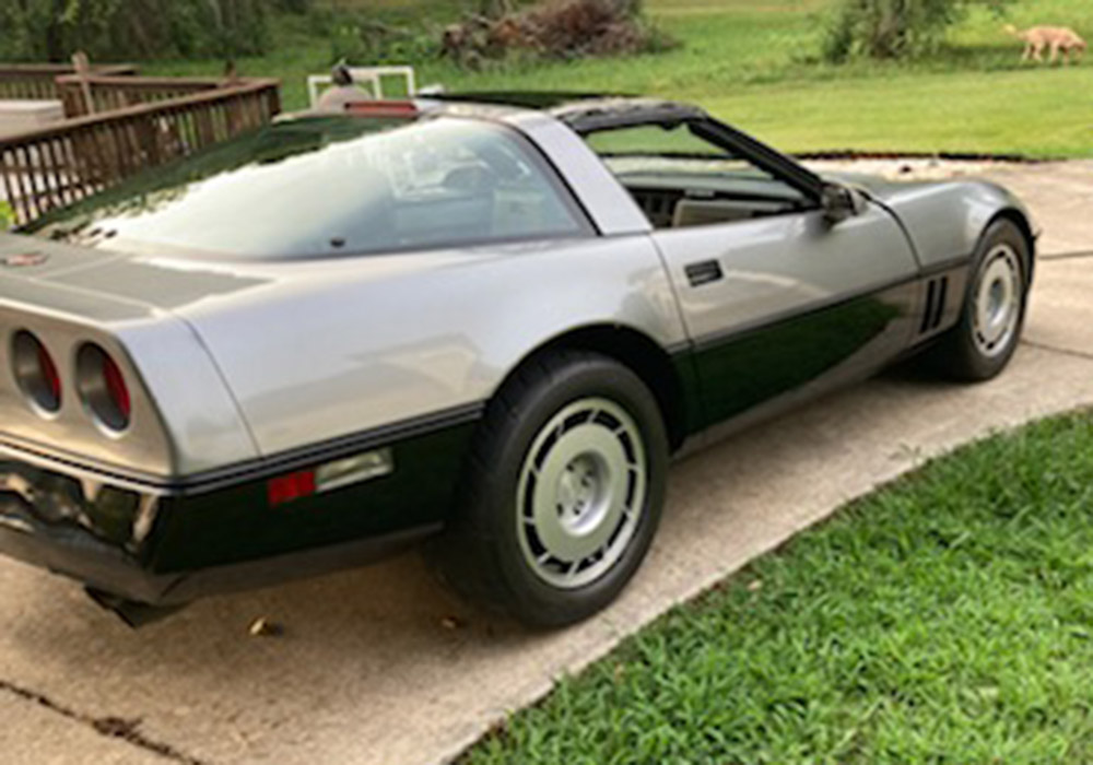 2nd Image of a 1986 CHEVROLET CORVETTE