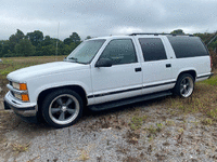 Image 1 of 1 of a 1998 CHEVROLET SUBURBAN 1500