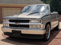 Image 2 of 21 of a 1988 CHEVROLET C1500