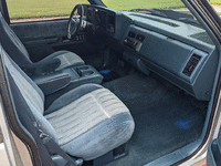 Image 15 of 21 of a 1988 CHEVROLET C1500