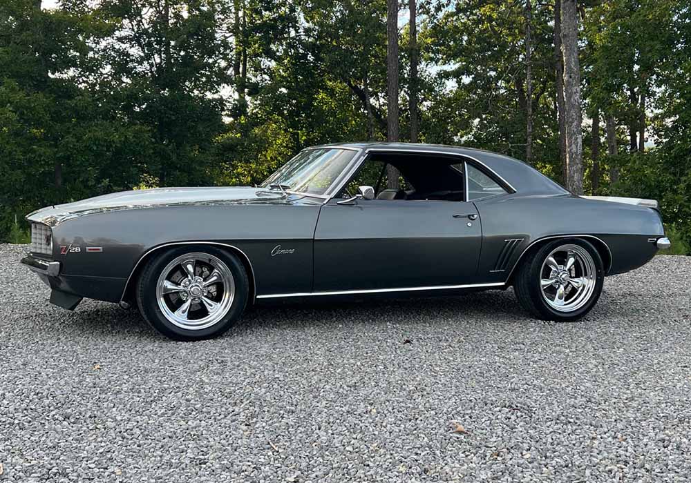 2nd Image of a 1969 CHEVROLET CAMARO