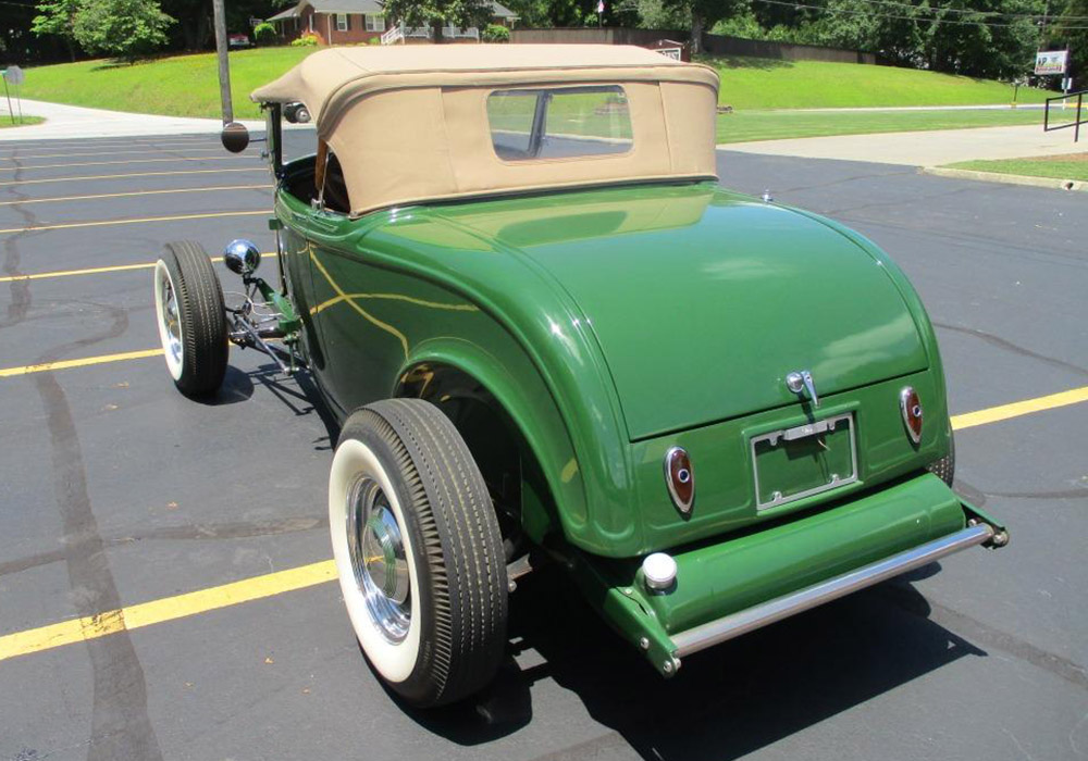 2nd Image of a 1932 FORD ROADSTER
